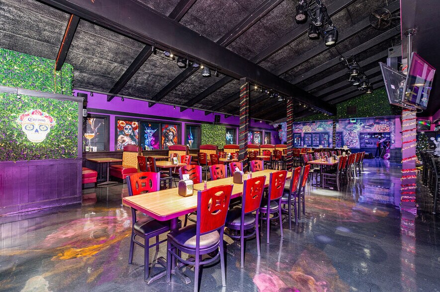 More Photos Of 1805 W 1st St, Springfield Restaurant For Sale