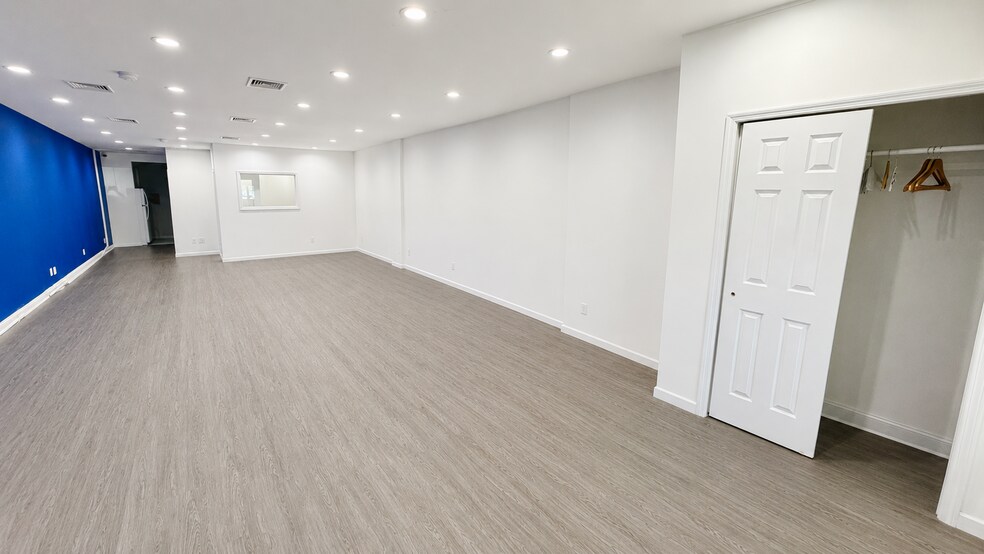 More Photos Of 112-21 Jamaica Ave, Richmond Hill Storefront Retail Office For Sale