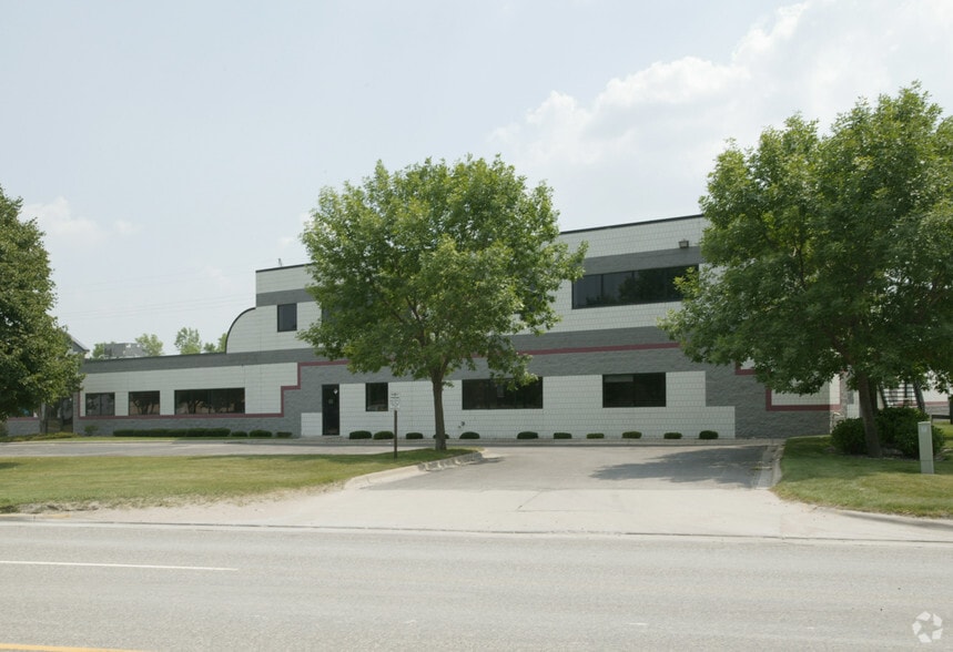 More Photos Of 2020 Energy Park Dr, Saint Paul Industrial For Sale