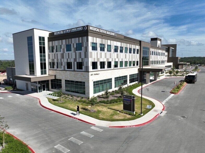 More Photos Of 3011 W Loop 1604 N, San Antonio Medical For Lease