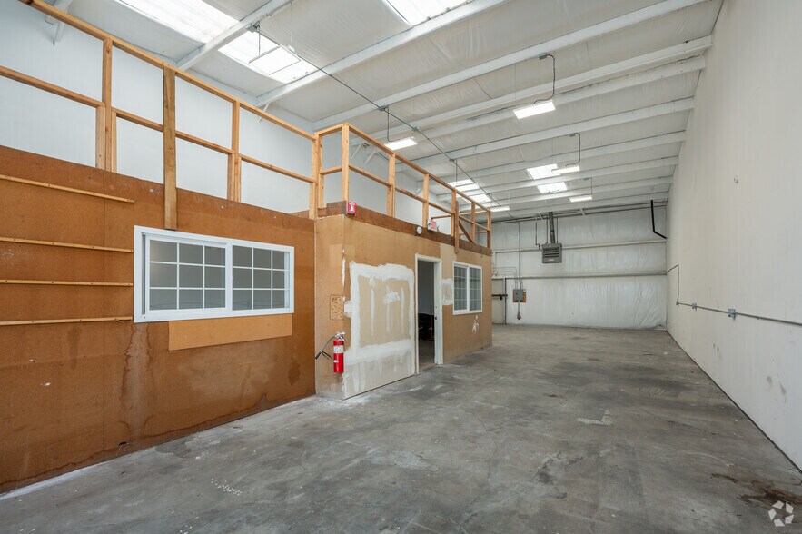 More Photos Of 4283 N Wilson Way, Stockton Warehouse For Lease