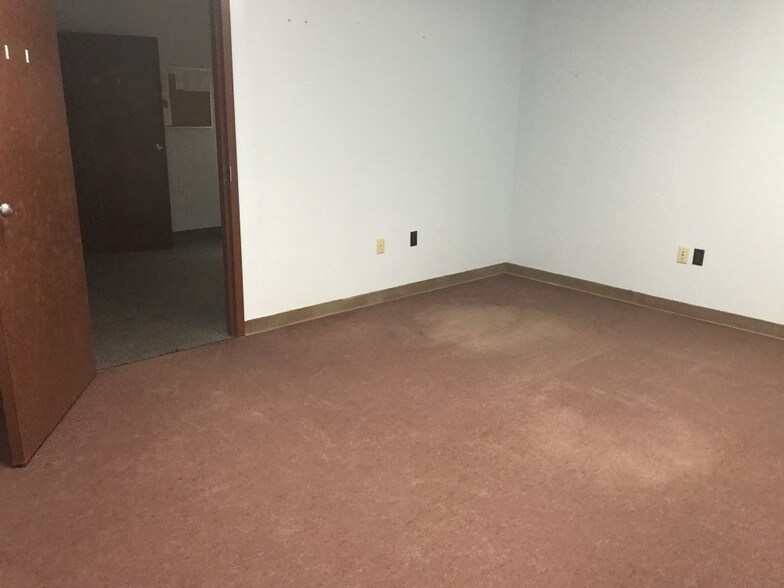 More Photos Of 131 N Hedges St, Dayton Warehouse For Sale