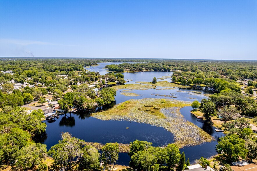 More Photos Of 601 S Us-41, Inverness Medical For Sale