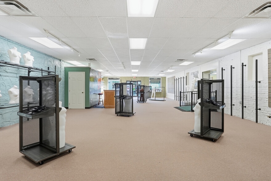 More Photos Of 1016 Van Ronkle St, Conway General Retail For Sale