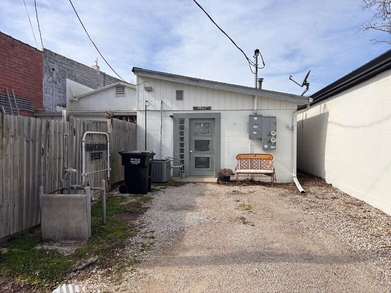 More Photos Of 308 Broadway St, Cottonwood Falls Specialty For Sale