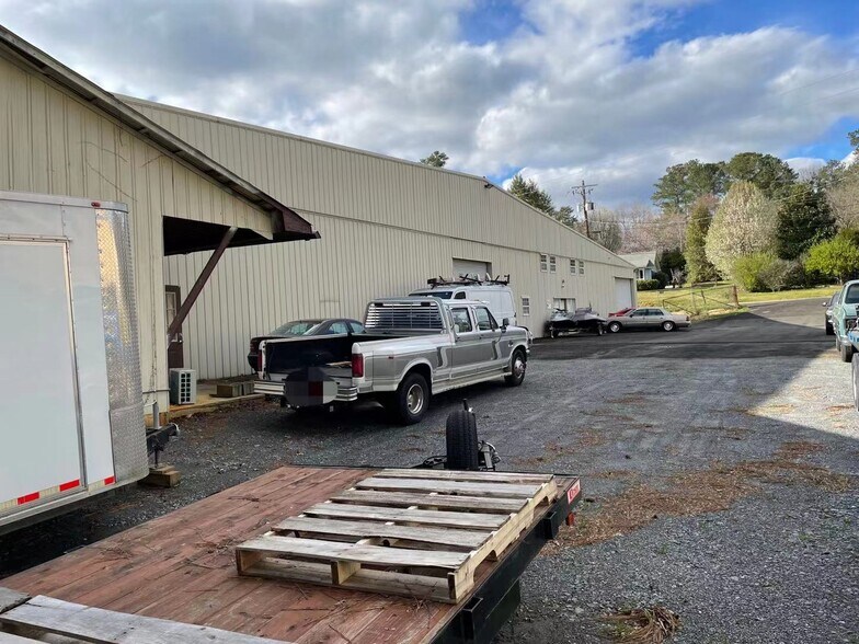 More Photos Of 59 Rogers Ave, Jasper Warehouse For Sale