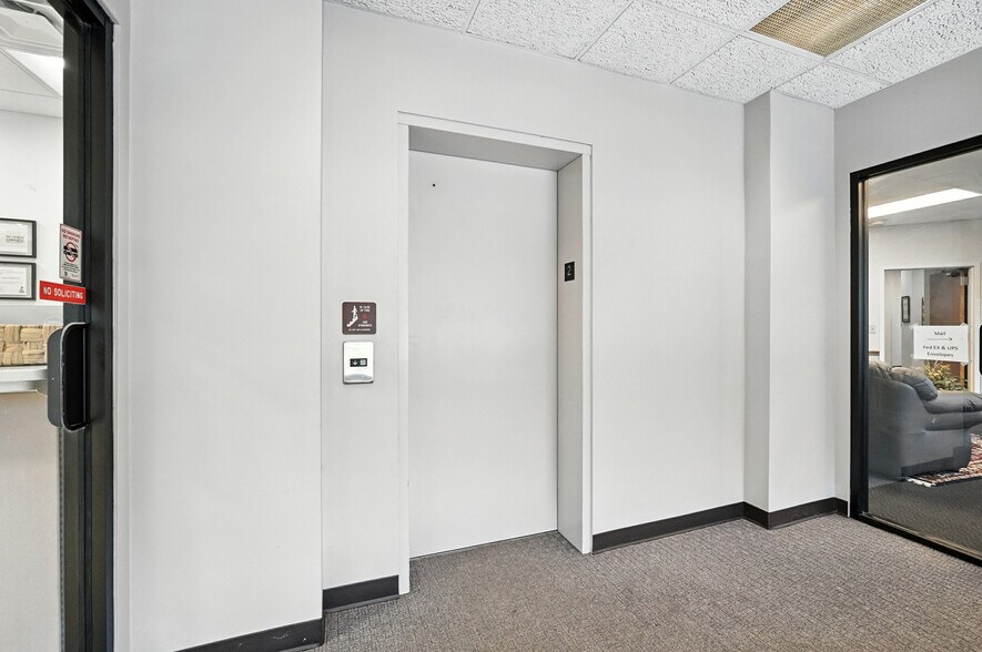 More Photos Of 5636 Bridgetown Rd, Cincinnati Medical For Sale