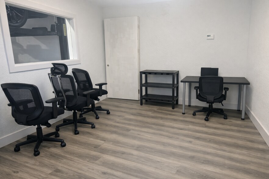More Photos Of 3585 E 10th Ct, Hialeah Industrial For Lease