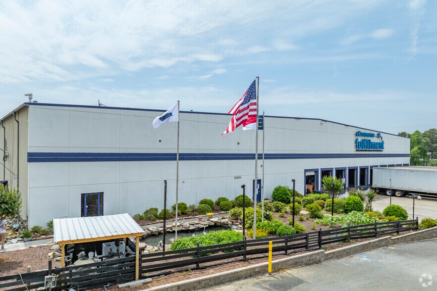 More Photos Of 129 Dupree St, Charlotte Distribution For Lease