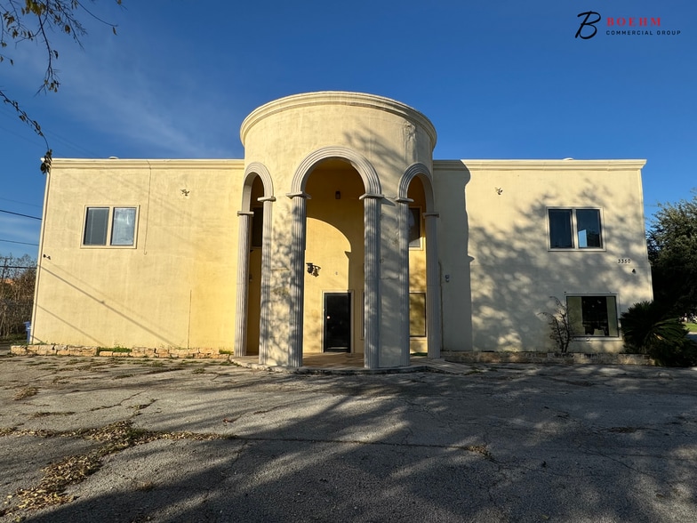 More Photos Of 3350 Lasses Blvd, San Antonio General Retail For Sale