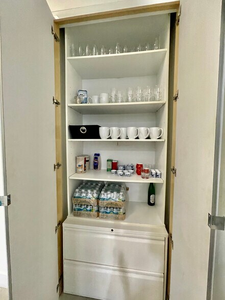 More Photos Of 40 SW 13th St, Miami Office Residential For Lease