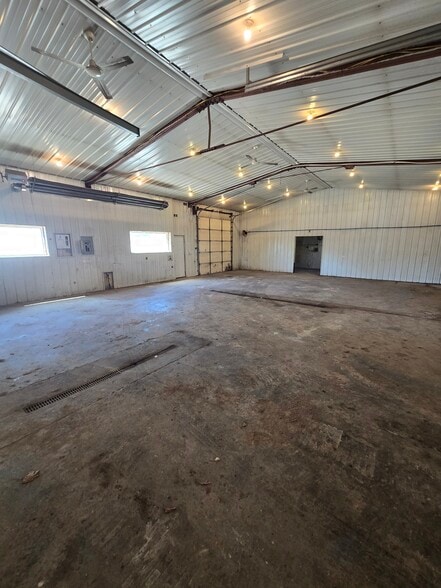 More Photos Of 1201-1203 6th St S, Hopkins Industrial For Sale
