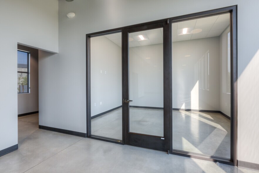 More Photos Of 2455 Beacon St, Chico Office For Lease