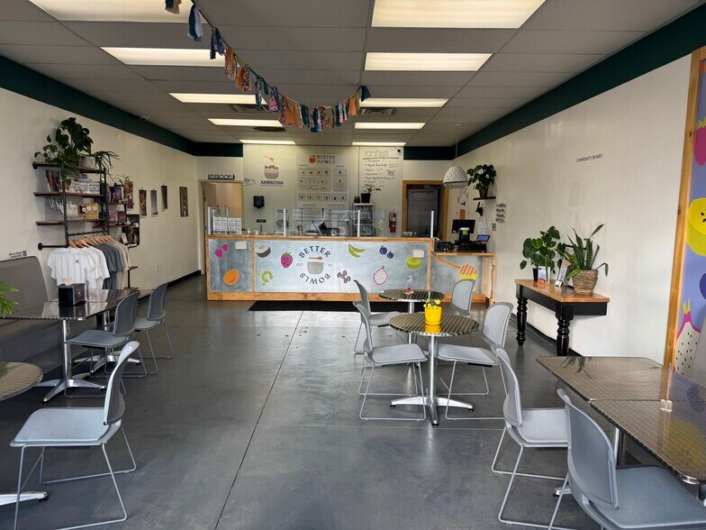 More Photos Of 902-908 S Growers Grove Blvd, Payson Storefront For Lease