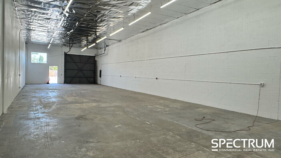 More Photos Of 10140-10158 Canoga Ave, Chatsworth Service For Lease