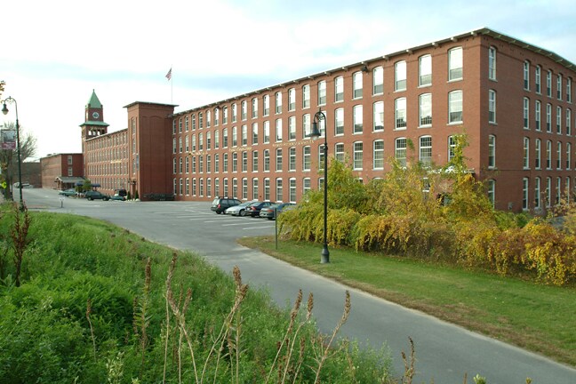 More Photos Of 670 N Commercial St, Manchester Apartments For Lease