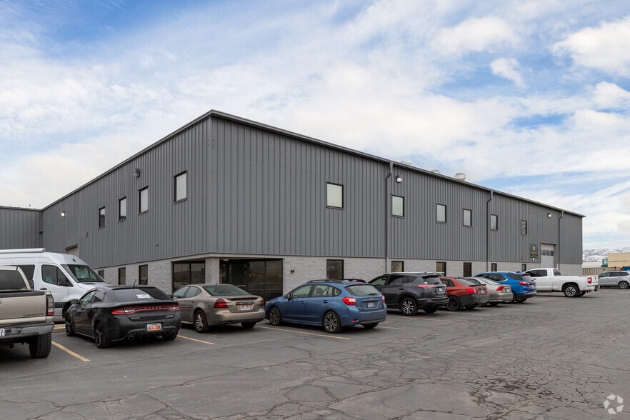 More Photos Of 3528 W 500 S, Salt Lake City Manufacturing For Lease