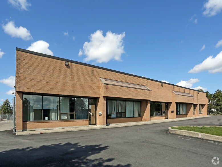 More Photos Of 27 Casebridge Ct, Toronto Flex For Lease