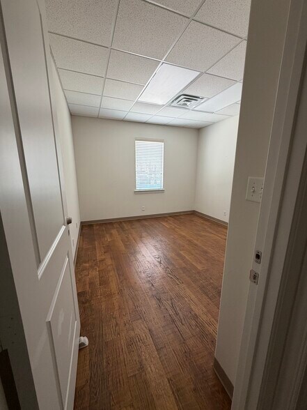 More Photos Of 6230 Colleyville Blvd, Colleyville Business Park For Lease