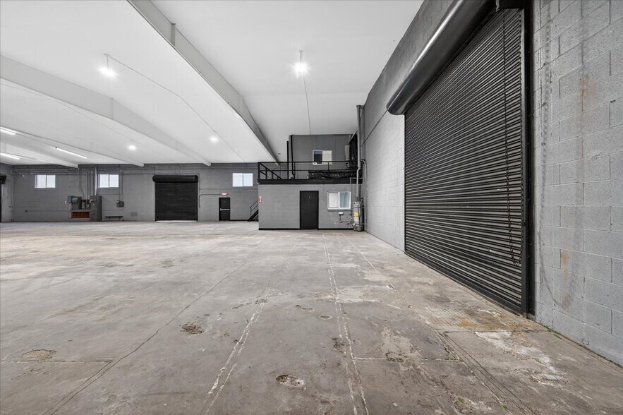 More Photos Of 749 N Plano St, Porterville Warehouse For Lease