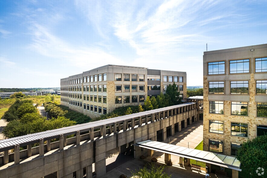 More Photos Of 3150 Sabre Dr, Southlake Office For Lease