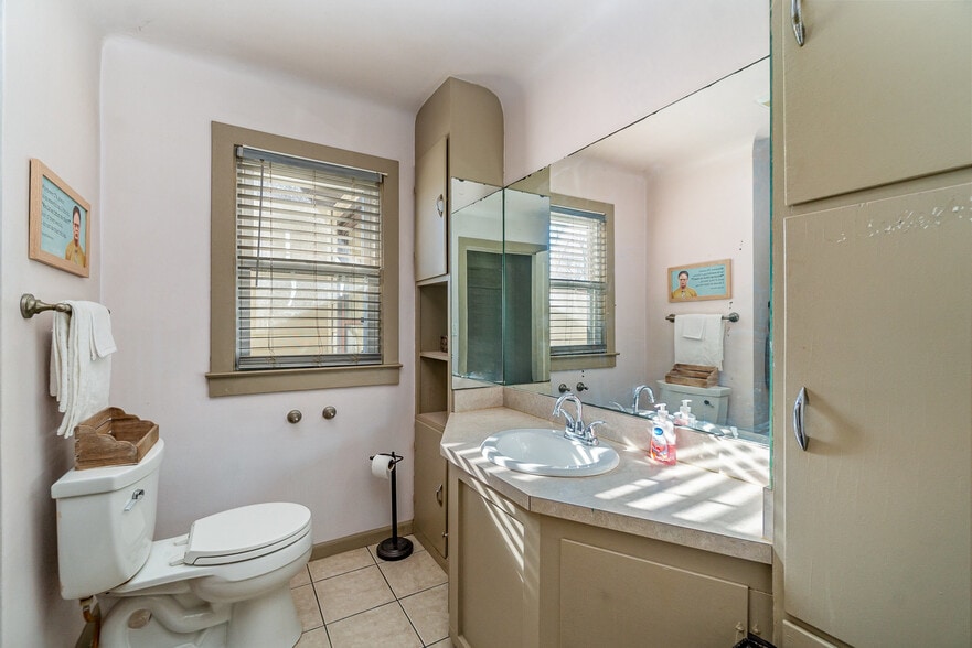 More Photos Of 2117 S River Rd, Bay City Apartments For Sale