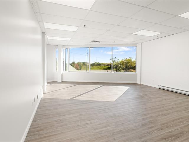 More Photos Of 9001-9015 Ch Avon, Montréal-Ouest Light Manufacturing For Lease