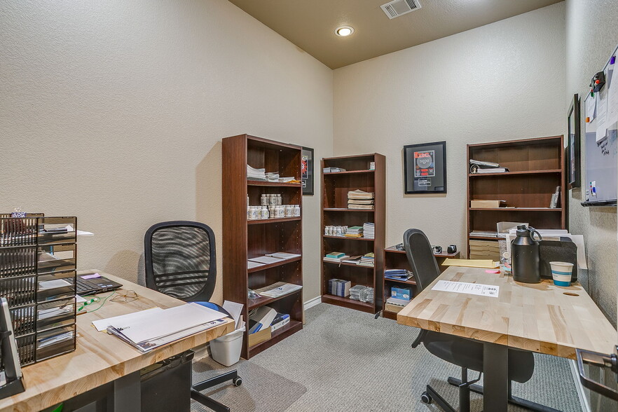 More Photos Of 1318 John Jones Dr, Burleson Office For Sale