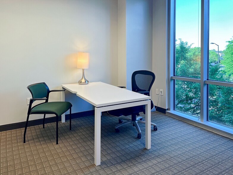 More Photos Of 10130 Perimeter Pky, Charlotte Coworking Space