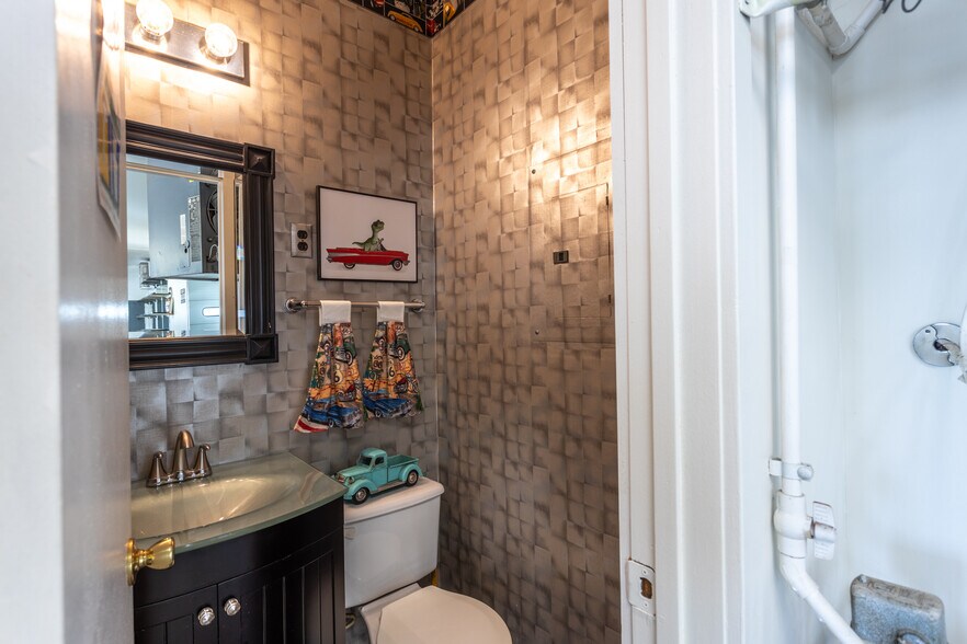 More Photos Of , Delphi Unknown For Sale