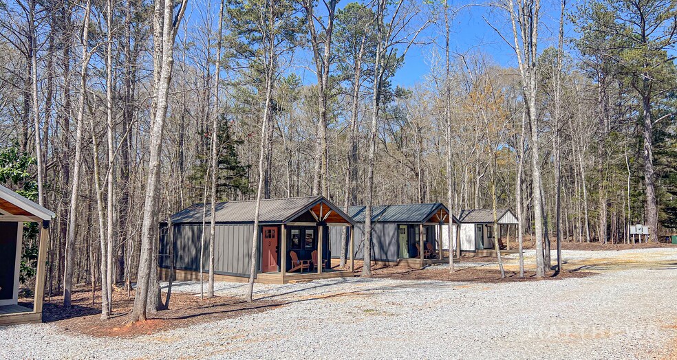 Primary Photo Of 700 Parkdale Dr, Hartwell Multifamily For Sale