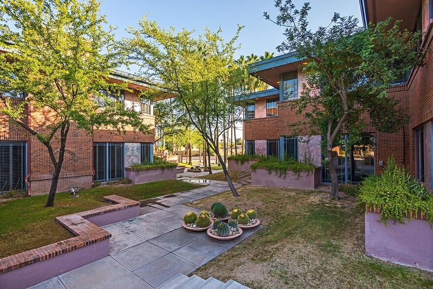 More Photos Of 1313 E Osborn Rd, Phoenix Medical For Lease