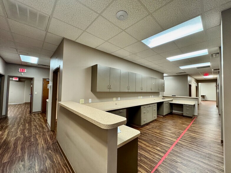 More Photos Of 4645 Village Square Dr, Paducah Storefront Retail Office For Lease