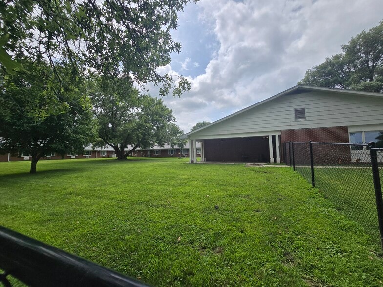 More Photos Of 300 Cedar St, Tarkio Skilled Nursing Facility For Sale