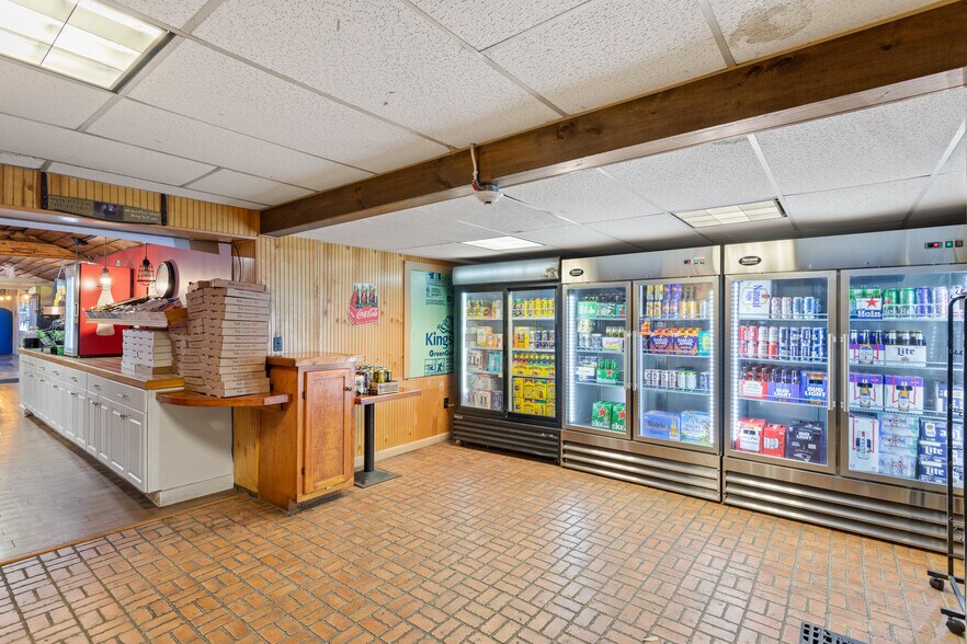 More Photos Of 107 Maple St, Barnstead Restaurant For Sale