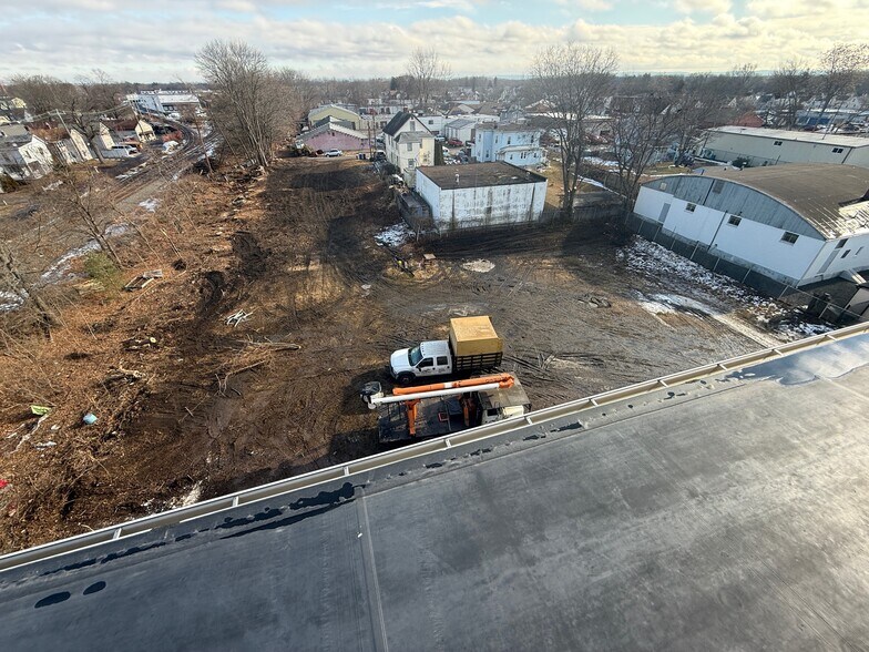 More Photos Of 30 Clark St, East Hartford Warehouse For Lease