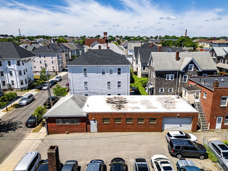 More Photos Of 272 Sawyer St, New Bedford Apartments For Sale