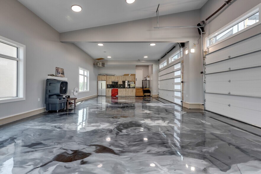 More Photos Of 48017 Harvest Ln E, Foothills Specialty For Sale