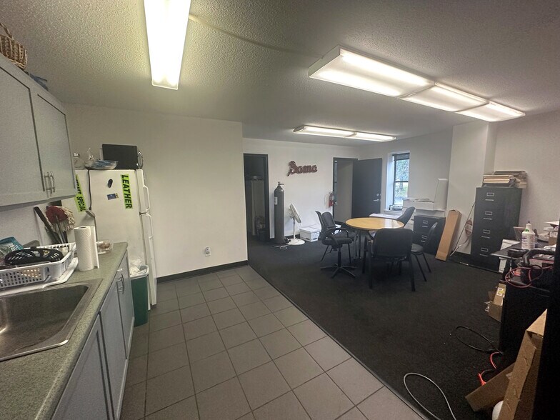 More Photos Of 8461 Airport Blvd, Mobile Auto Dealership For Sale