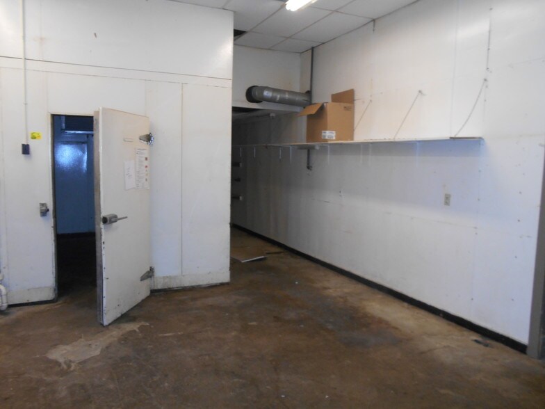 More Photos Of 7275-7289 W Main St, Lima Storefront For Lease
