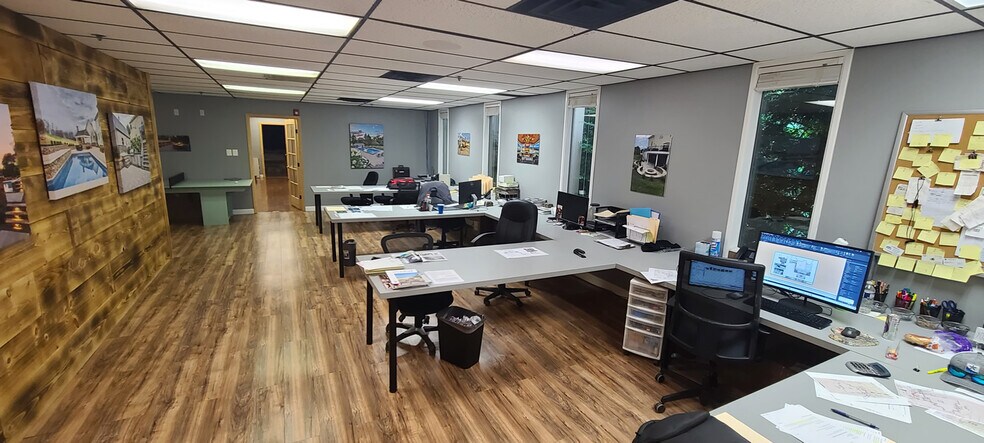 More Photos Of 310 N 21st St, Purcellville Manufacturing For Lease