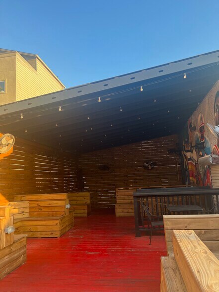 More Photos Of 1901 Taft St, Houston Restaurant For Lease