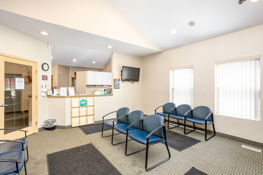 More Photos Of 37235 Goddard Rd, Romulus Office For Sale