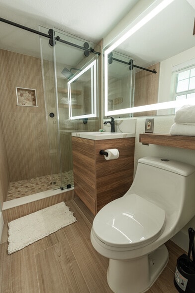More Photos Of 2502 Tamarind Dr, Hutchinson Island Hotel For Sale
