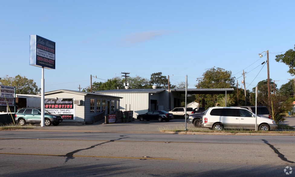 Primary Photo Of 539 N Frazier St, Conroe Auto Repair For Sale