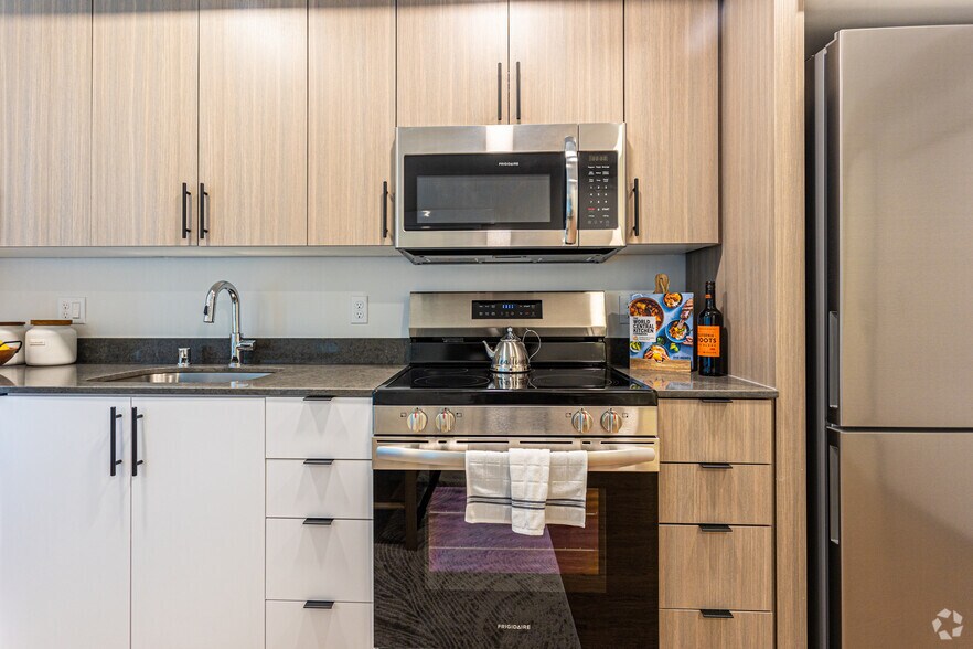 More Photos Of 206 5th Ave S, Seattle Apartments For Lease