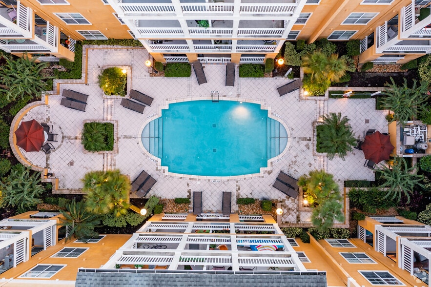 More Photos Of 860 N Orange Ave, Orlando Apartments For Sale