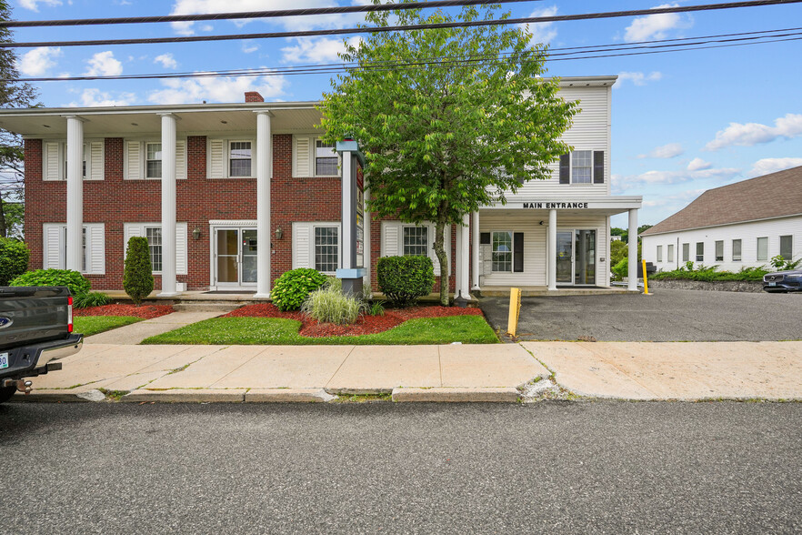 Primary Photo Of 100 Smithfield Ave, Pawtucket Medical For Sale