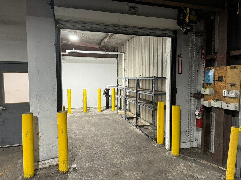 More Photos Of 700 NE Arch St, Atlanta Truck Terminal For Sale
