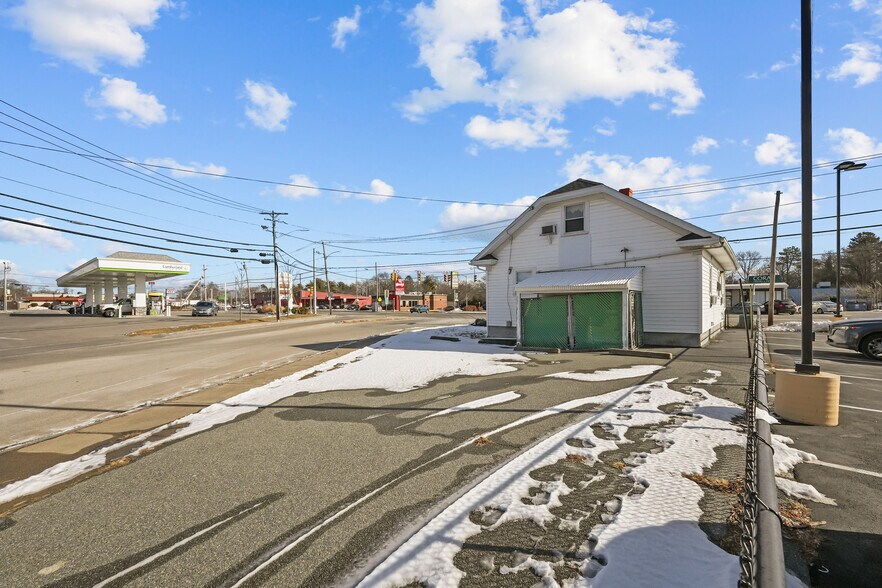More Photos Of 649 Washington St, Attleboro Office Residential For Lease